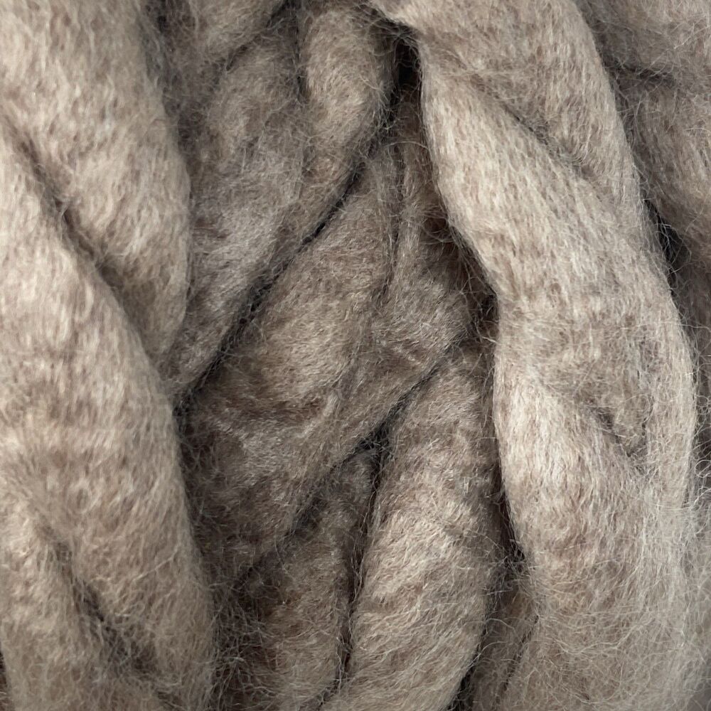 Loops & Threads Chunky Grande Big Yarn Neutral Oatmeal Natural 10.5oz 32 yds - Picture 2 of 6